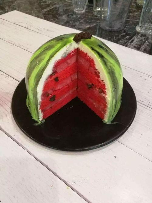 吃瓜的蛋糕,甜蜜诱惑，揭秘美食背后的故事